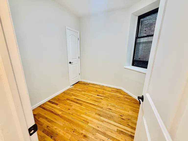 228 W 24th St #1R — Photo 7