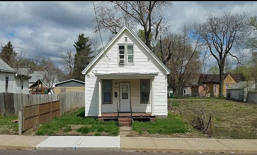 2209 W Krause Ave photo 1
