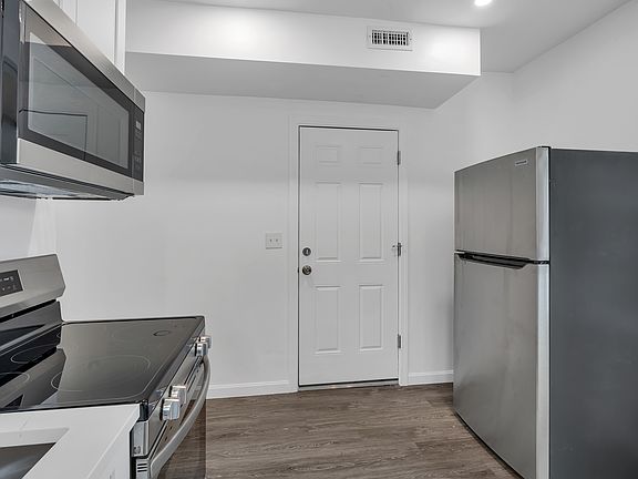 2nd image of 1320-1322 Elmwood Ave #2