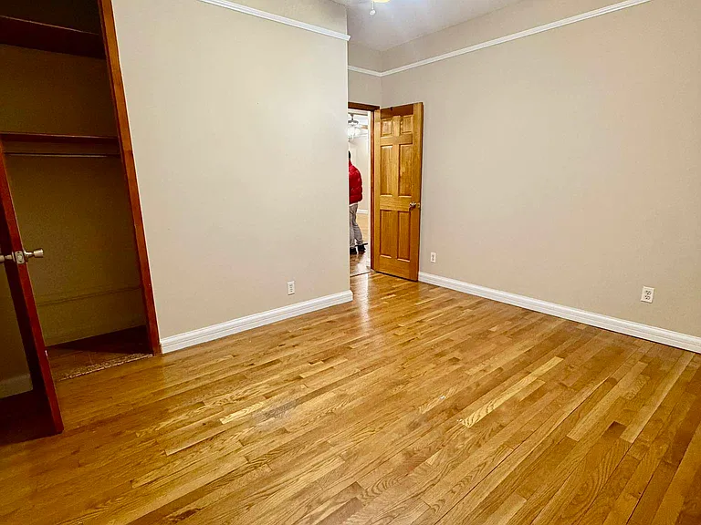 33-78 11th St #3C — Photo 11