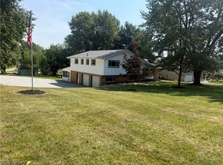 6035 Richville Dr SW, Navarre, OH 44662