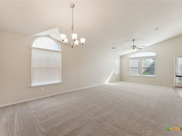 120 Igneous Ln, Jarrell, TX 76537
