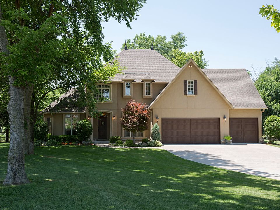 Gorgeous exterior details