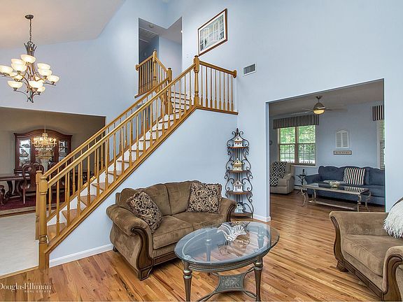2nd image of 18 Tuthill Creek Dr