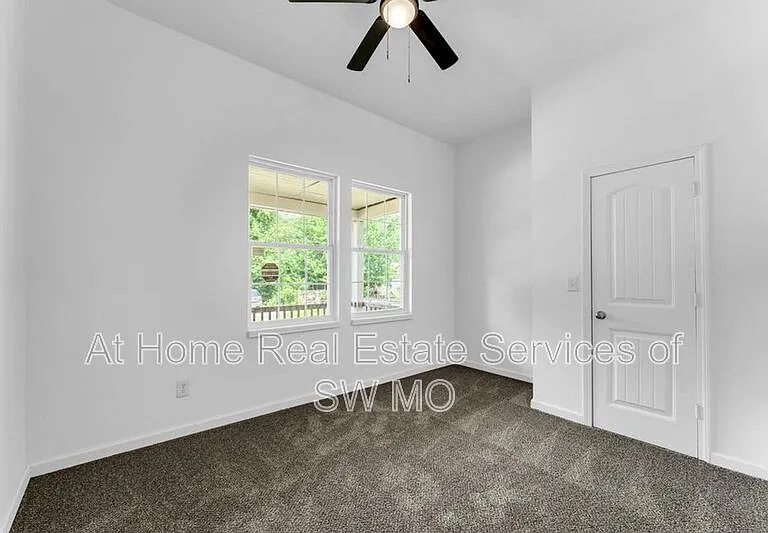 522 S Broadway Ave — Photo 7