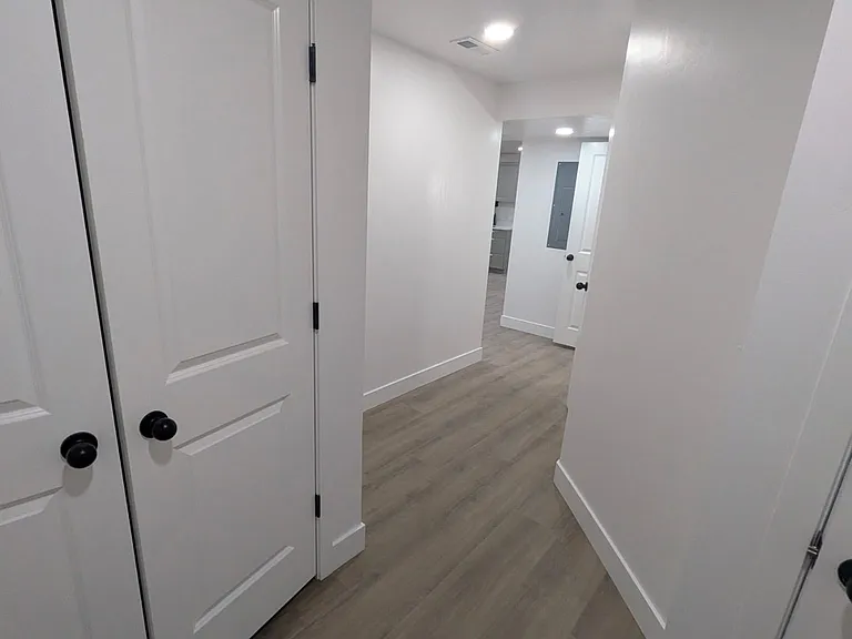 3826 S Woodland Ave #BASEMENT — Photo 23