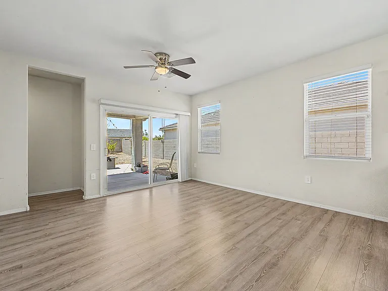 24654 N Corn St — Photo 7