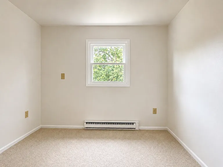 132 Marion Ter — Photo 18