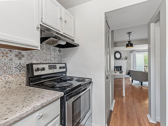 5th image of 7734 Kingsberry Ct