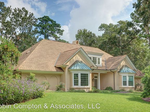 2nd image of 402 King Arthur Ln