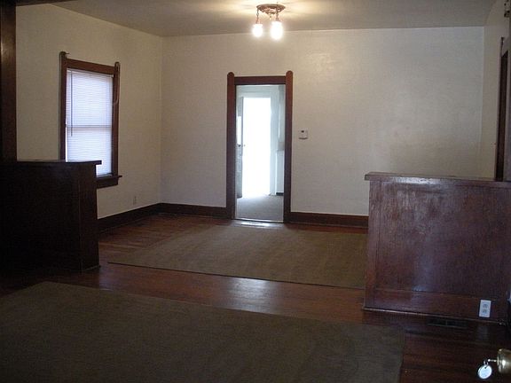 2nd image of 438 E 7th St