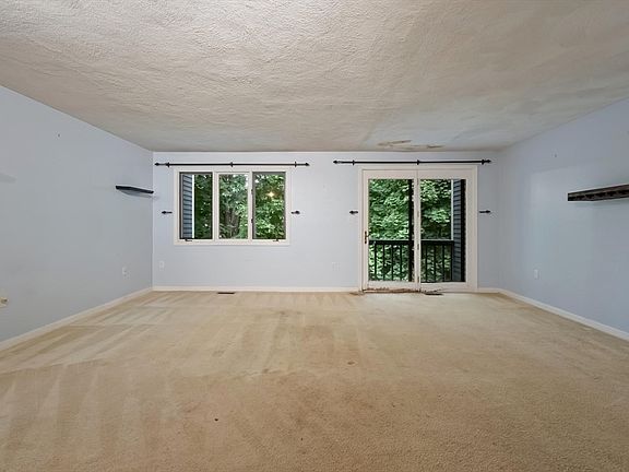 3rd image of 5 Deer Path APT 2