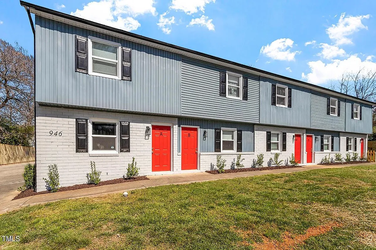 Unit Photo - 946 Stone St #B