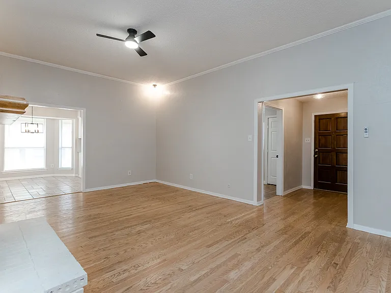 4617 Olympia Dr — Photo 16