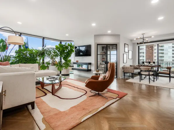 155 W Main St APT 1205, Columbus, OH 43215