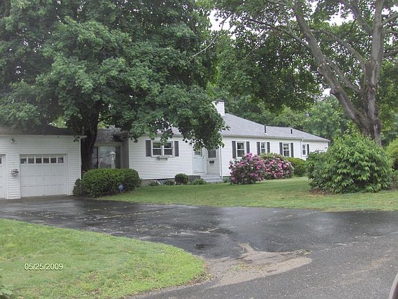 Lovely ranch on quiet cut de sac