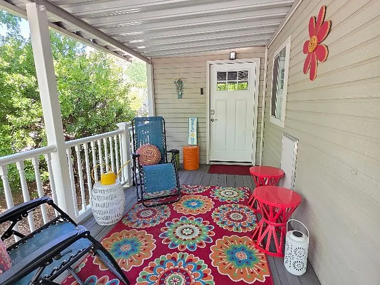 45 Cottonwood Ln — Photo 1