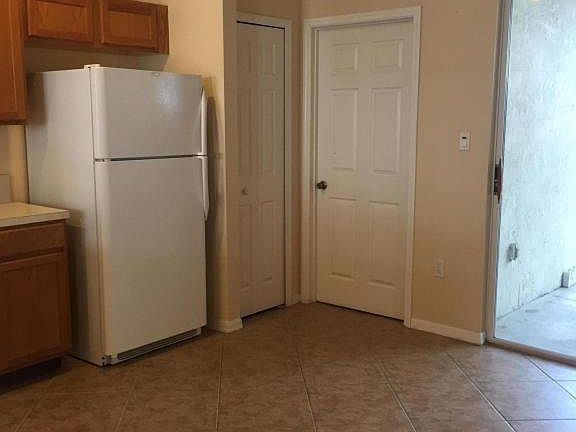5th image of 290 Marion Pl