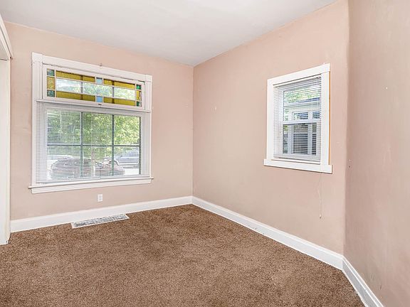 3rd image of 838 Edmund Ave APT 1