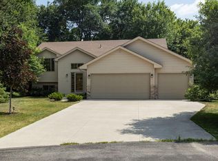 10483 6th St NE, Minneapolis, MN 55434