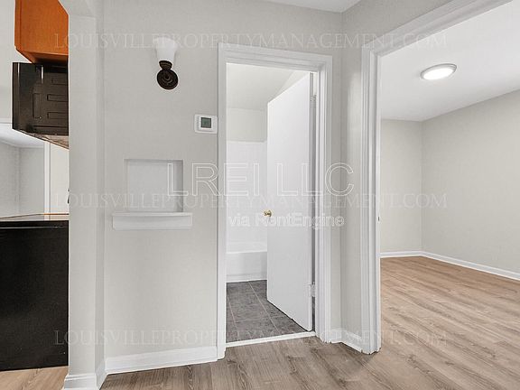 4th image of 3605 Parthenia Ave