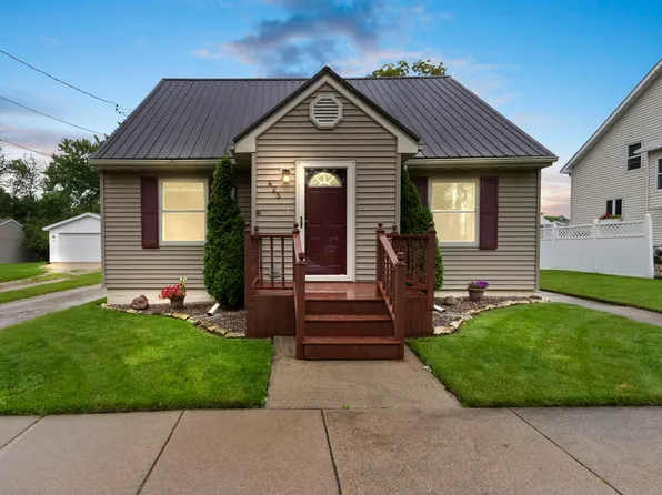 425 Turner St, Wrightstown, WI 54180
