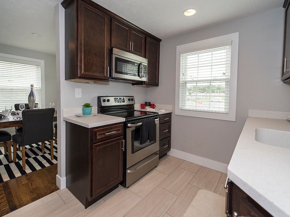 1st image of 3057 S 41st St