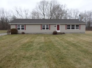 320 E 4th St, Matthews, IN 46957