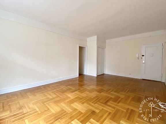 3rd image of 19 Grace Ct APT 4A