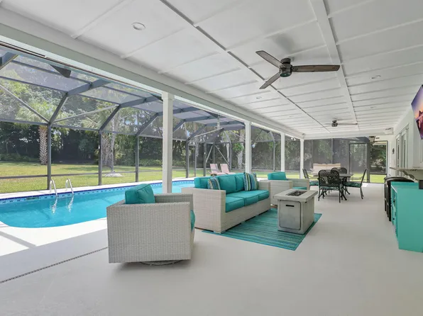 212 Forester Court, Wellington, FL 33414