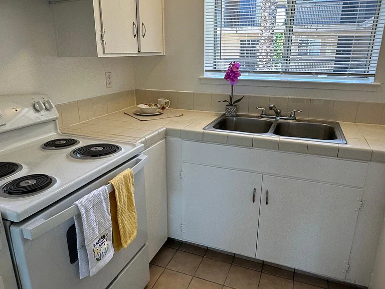 West Village Apartments — Photo 15
