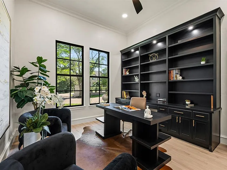 320 W Highland St — Photo 6