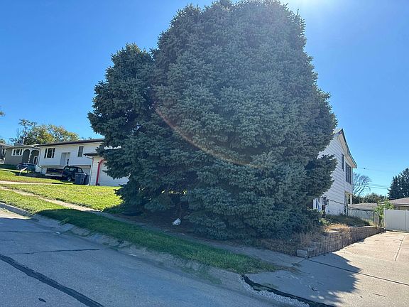 2nd image of 5217 Emiline St