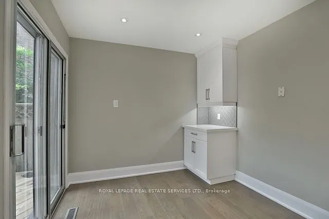 4584 Glastonbury Pl — Photo 6