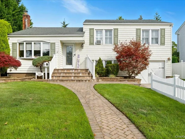 3405 Lufberry Avenue, Wantagh, NY 11793