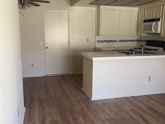 2nd image of 621 Colby Cir APT 14