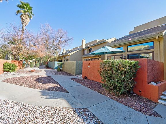 2nd image of 3105 E Circulo Del Tenis