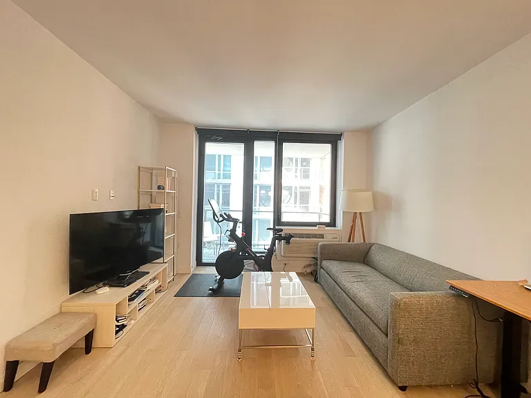 162 1st St #809 — Photo 4