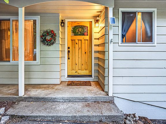 2nd image of 1866 Fern Way