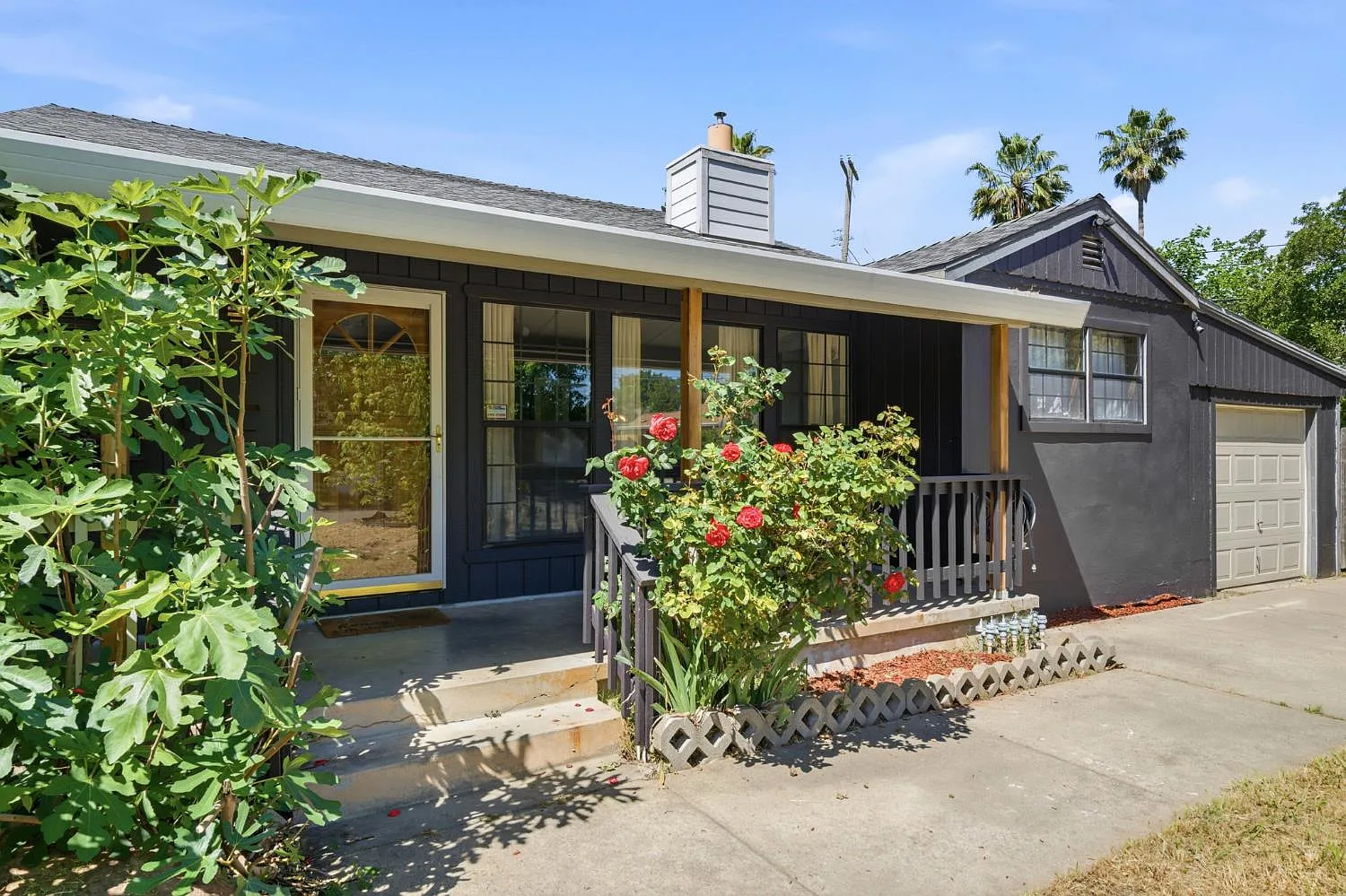 2821 Kino St photo 1
