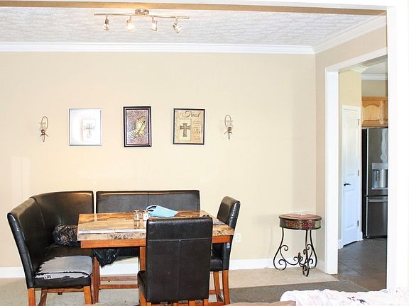 4th image of 708 Lola Rd