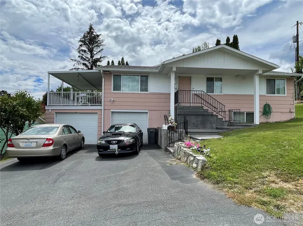 914 17th Avenue, Oroville, WA 98844