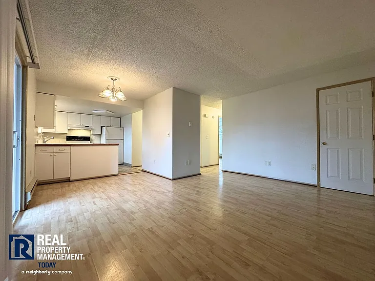 DB&D Realty LLC - 4016 — Photo 13