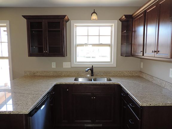 4th image of 554 Summerhaven Lot 554