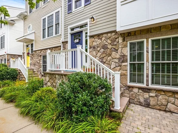96 Parkview St, Weymouth, MA 02190