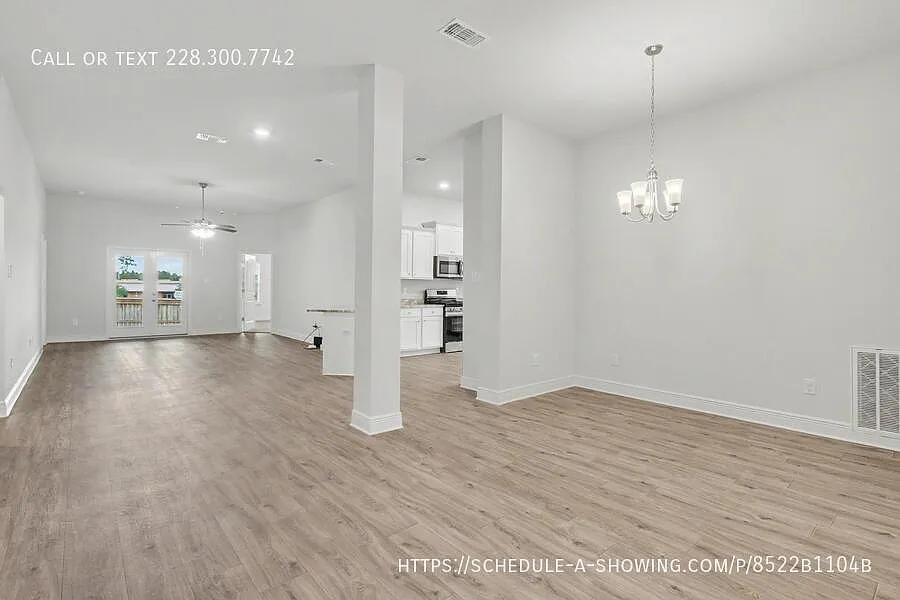 4 bed, 2200 sqft, $2,600 — Photo 2
