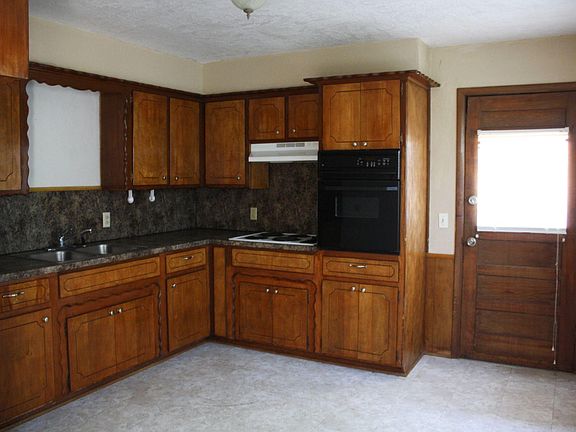 3rd image of 332 NW 65th St