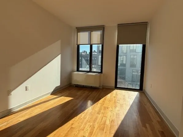 64 Bayard Street image 7 of 12