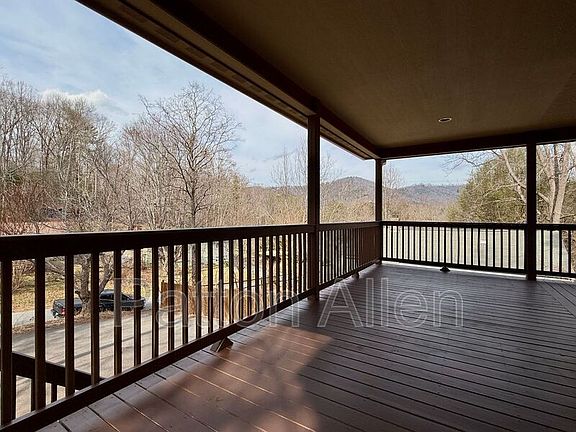 2nd image of 22 Bassett Rd