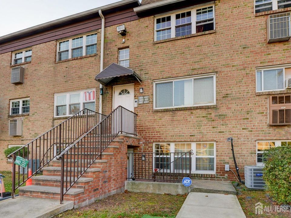 1st image of 487 College Dr